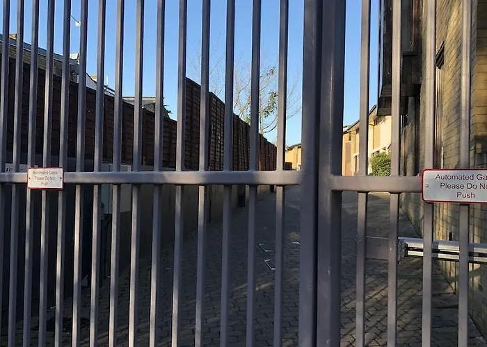 Zulu Mews
